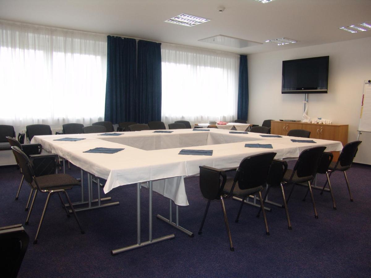 Hotel Puls Ostrava Bagian luar foto