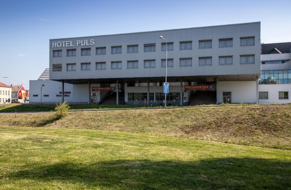 Hotel Puls Ostrava Bagian luar foto