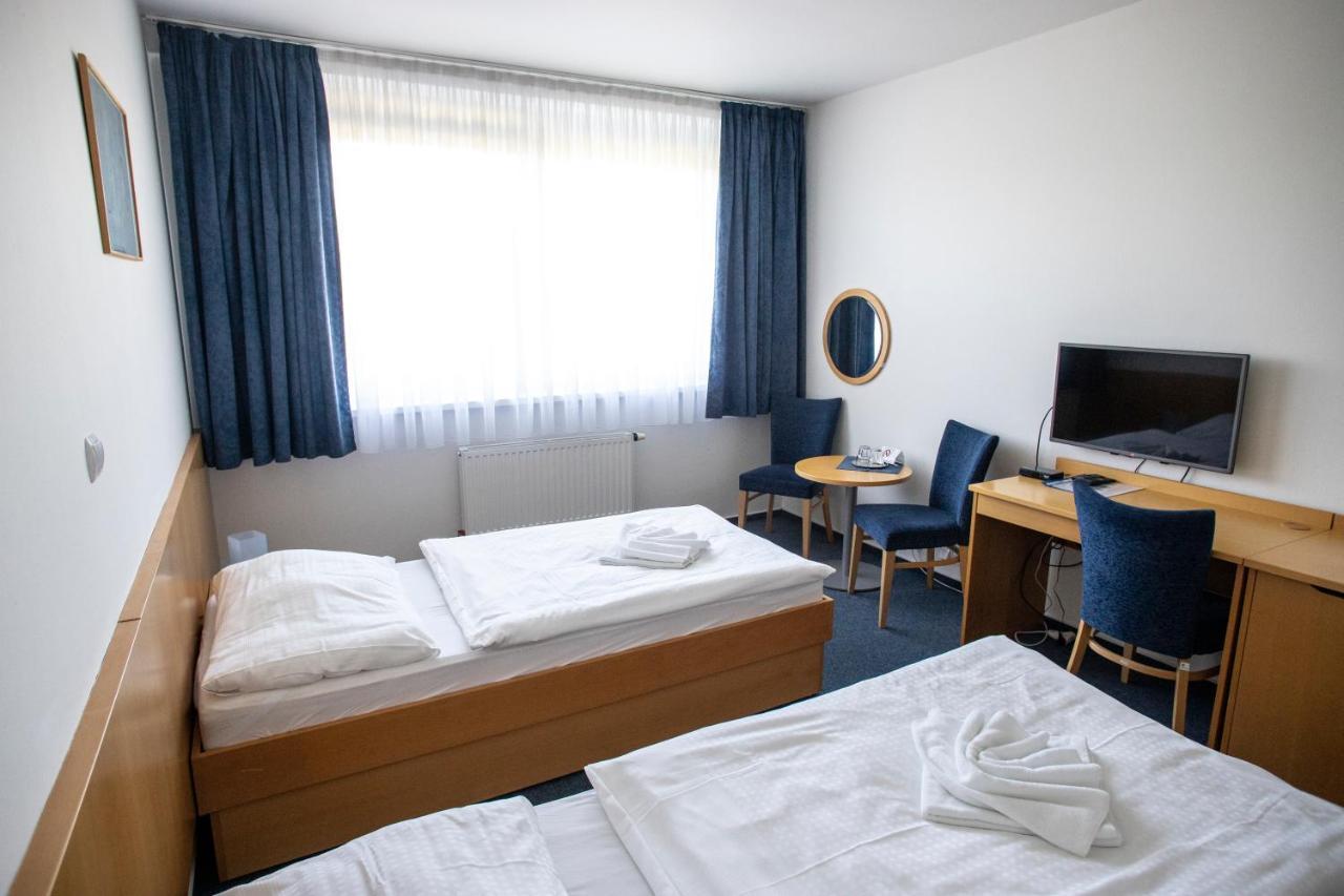 Hotel Puls Ostrava Bagian luar foto