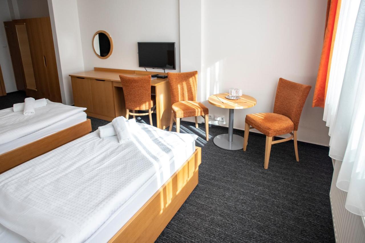 Hotel Puls Ostrava Bagian luar foto