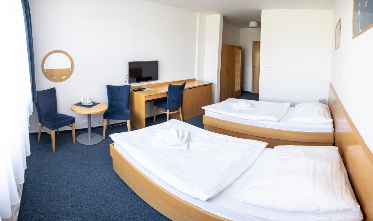 Hotel Puls Ostrava Bagian luar foto