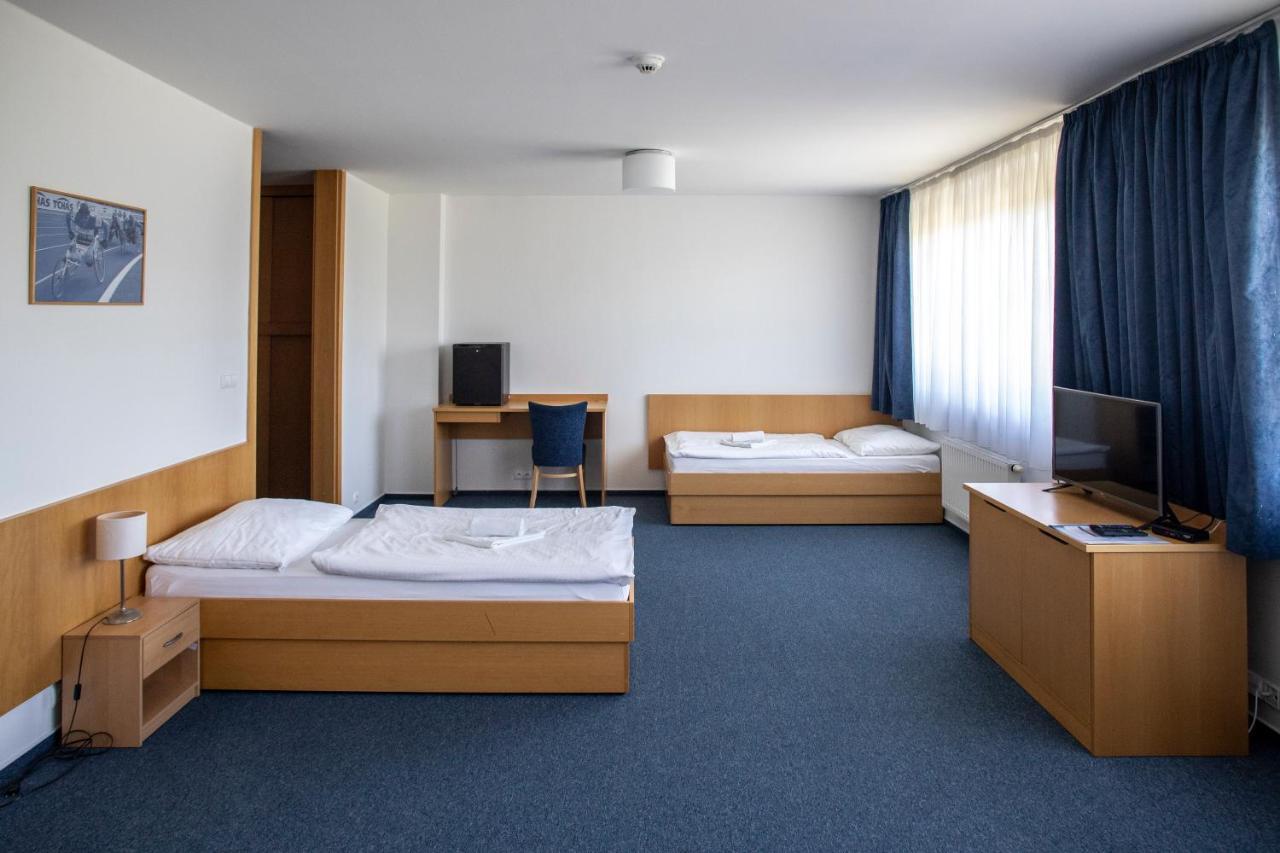Hotel Puls Ostrava Bagian luar foto